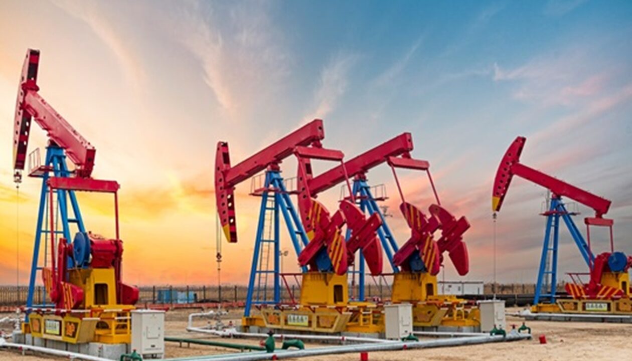 Ціна на нафту впала до мінімуму за чотири роки