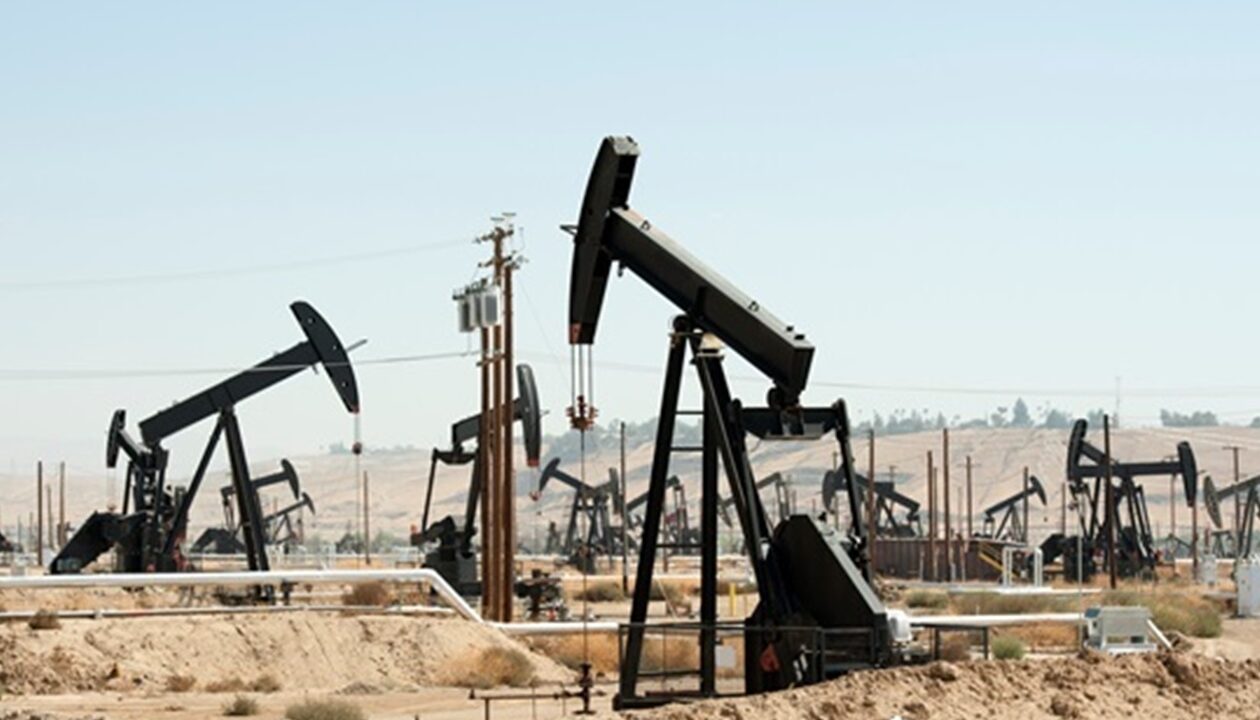 Ціна на нафту впала нижче 60 доларів