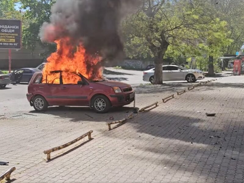 Дрони росіян атакували центр Херсона: є потерпілі