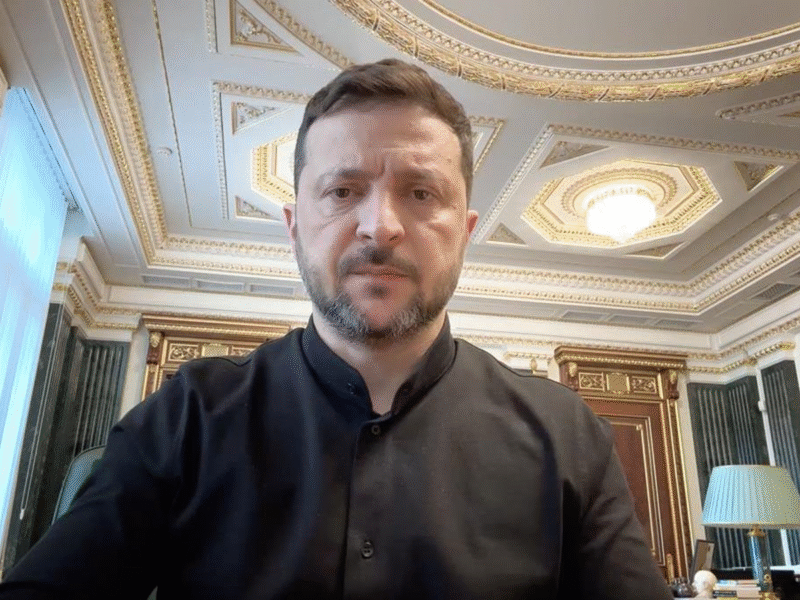 Перемовини мають бути з Путіним - Зеленський