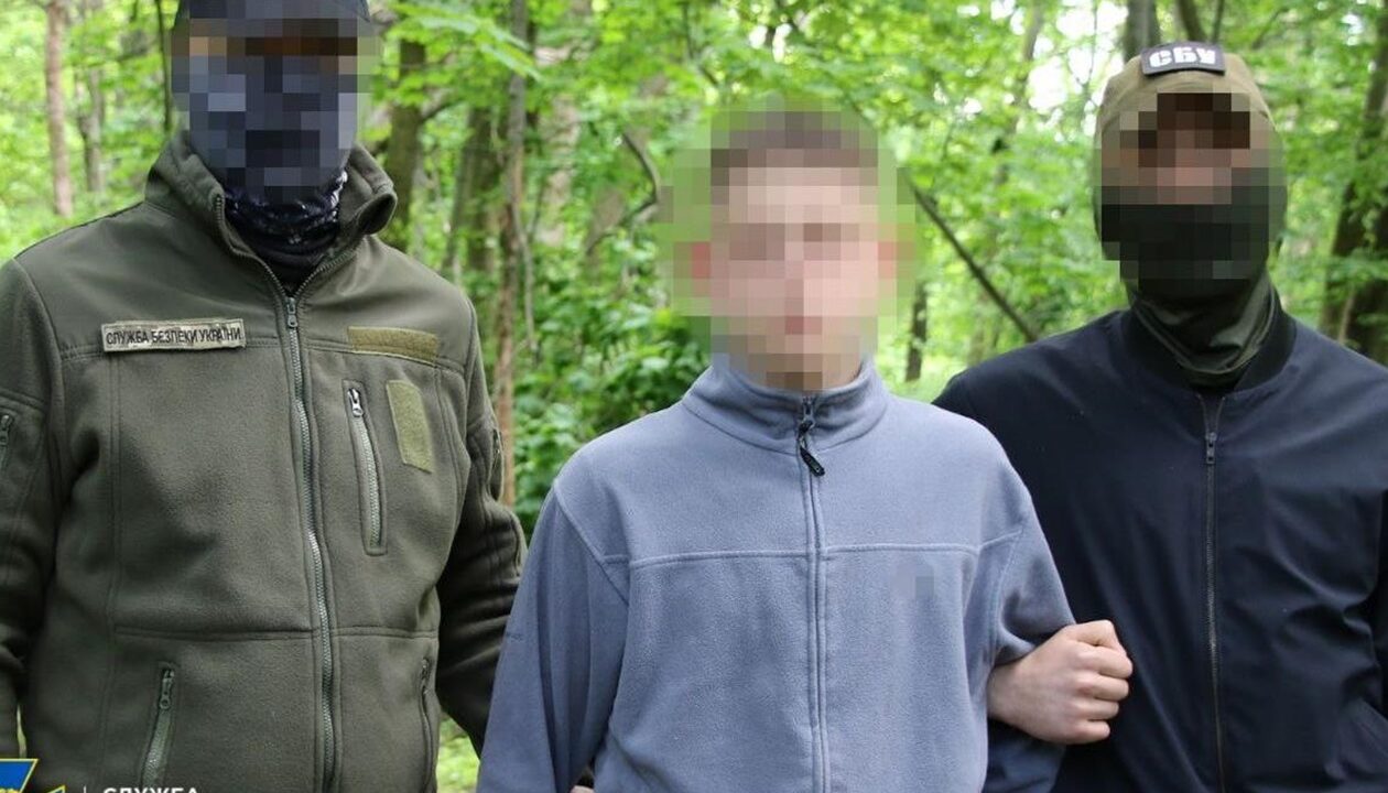 У Києві затримали підлітка, який збирався підірвати ТЦК