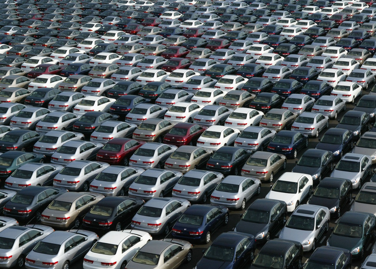 Китай продає кожне третє нове авто у світі