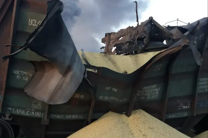 На Київщині ворог пошкодив залізницю та вагони із зерном
