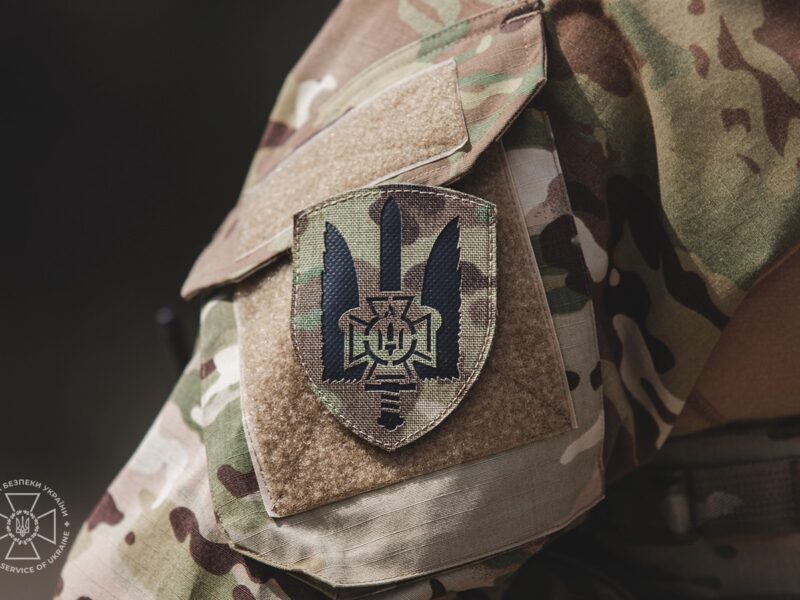 Полоненому росіянину оголосили підозру за розстріл двох бійців ЗСУ