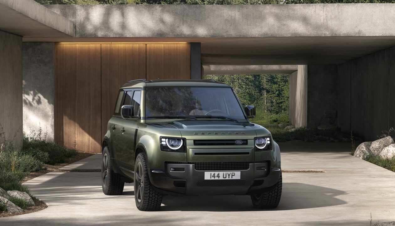 Представлено оновлений Land Rover Defender