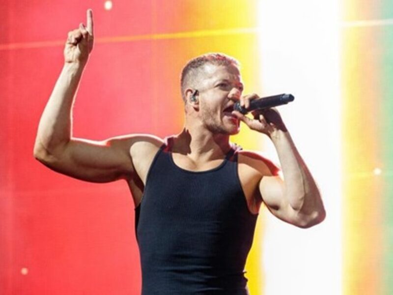 Imagine Dragons підняв прапор України на концерті в Мілані