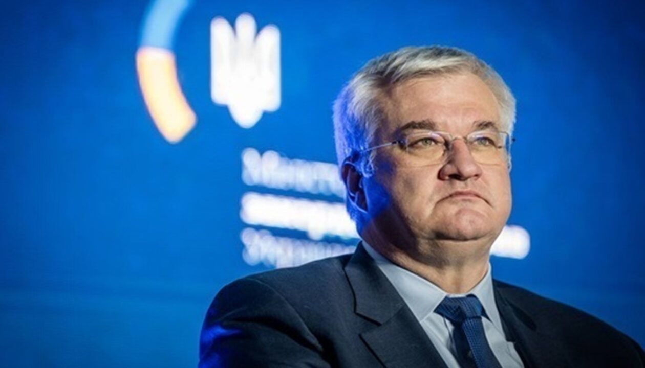 Сибіга опублікував відео з вибухами над Києвом