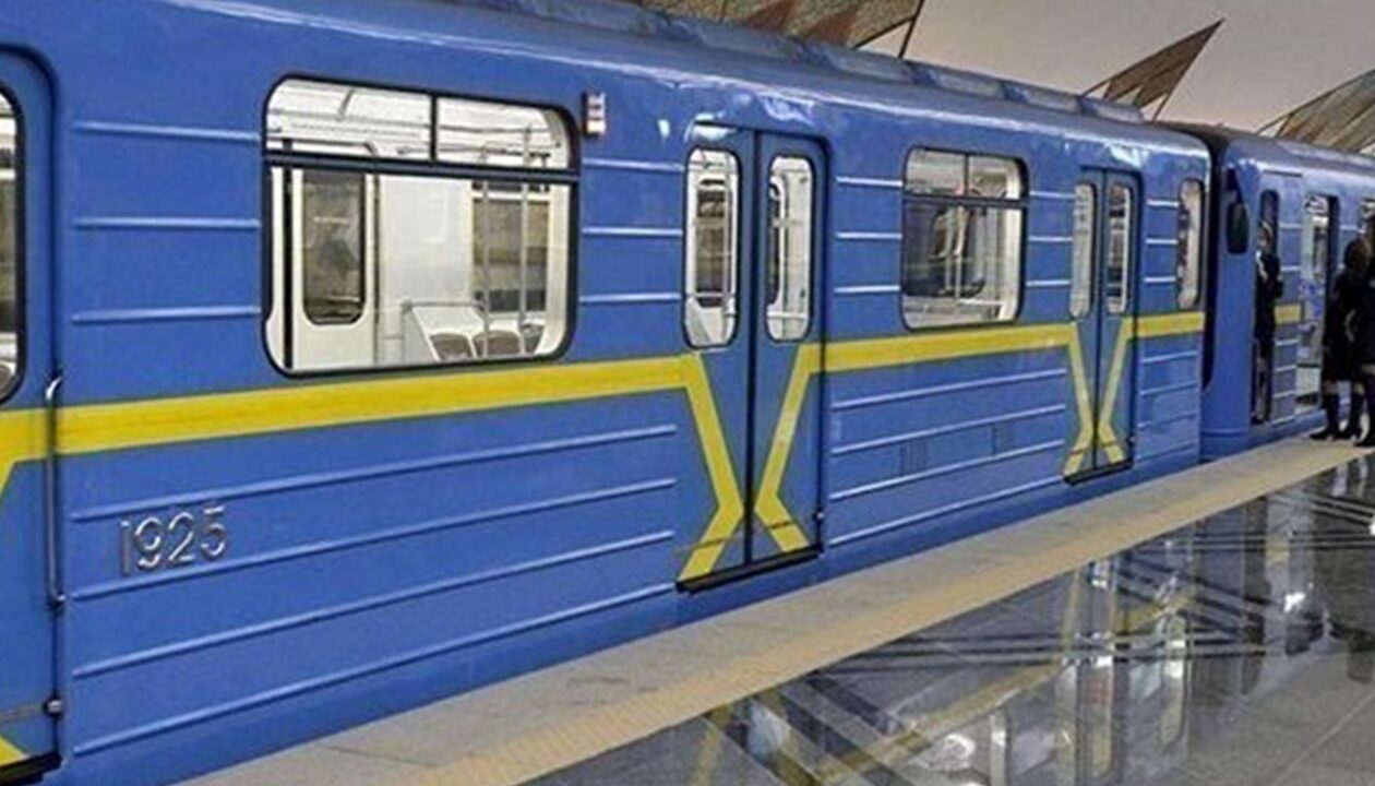 Пошкодження колій метро у Києві: між двома станціями курсуватиме автобус
