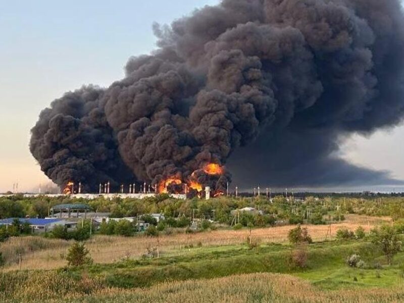 СюжетМінус вертольоти. Нічна атака на авіабази Росії