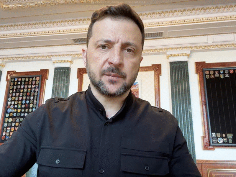 Зеленський про РФ: біснуваті з "шахедами" і червоною кнопкою