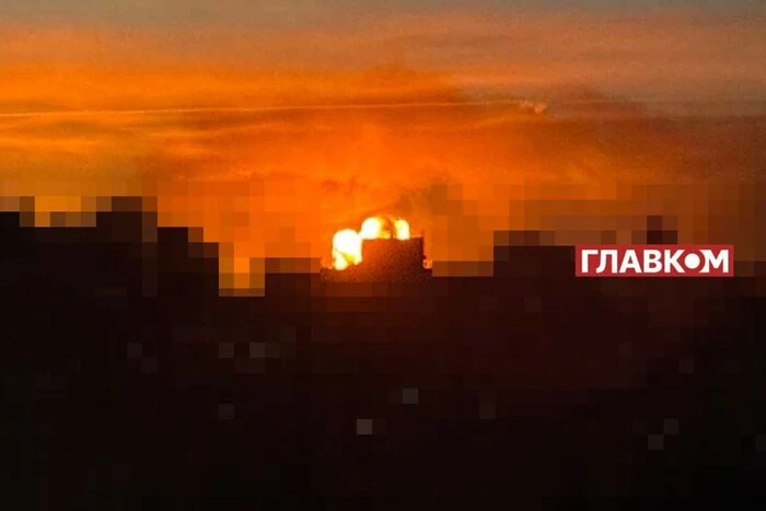 Росія атакує Київ ракетами та «шахедами»: знищено частину будинку