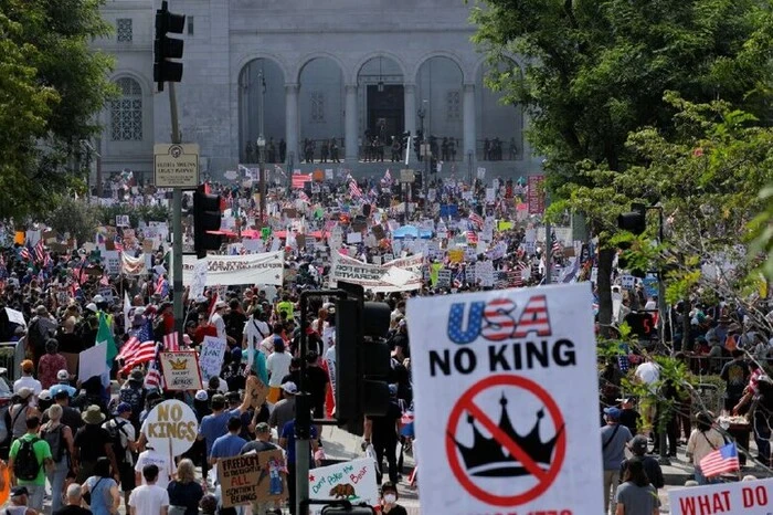 Американці вийшли на протести проти політики Трампа