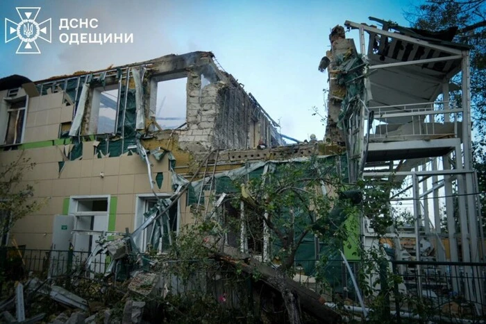 Окупанти атакували Одесу: зʼявилися фото руйнувань