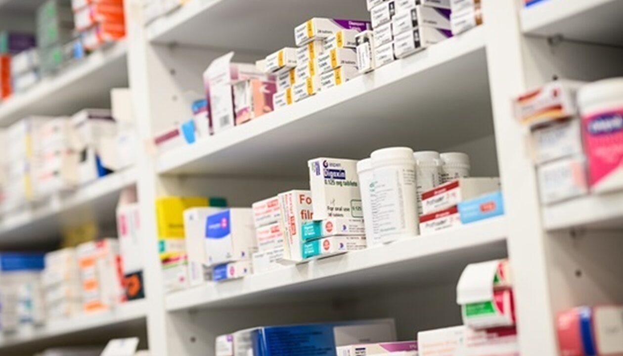 Нардеп озвучив суми сплати податків аптек і виробників ліків