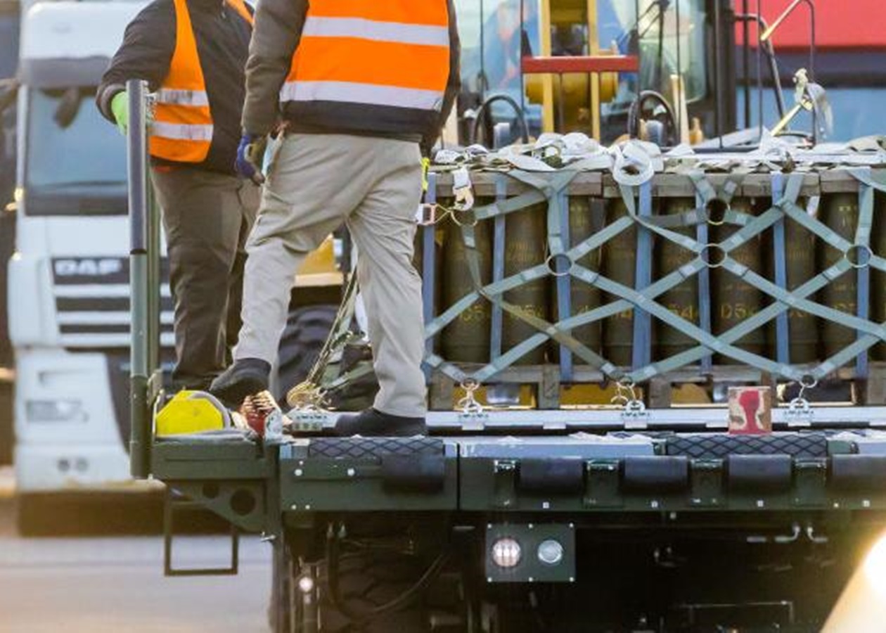 ЗМІ назвали зброю США, що не "доїхала" в Україну