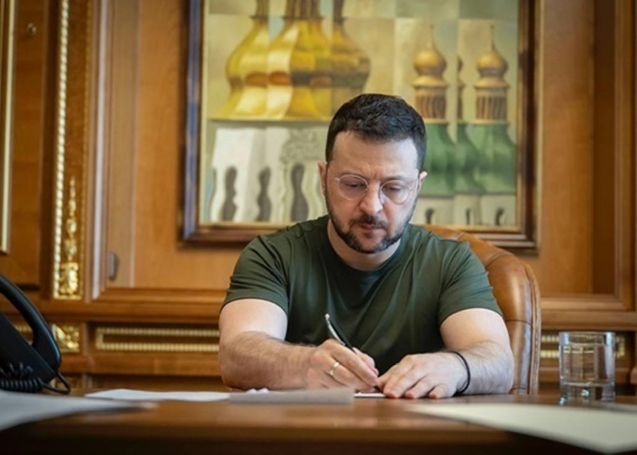 Президент ввів санкції за антиукраїнські наративи