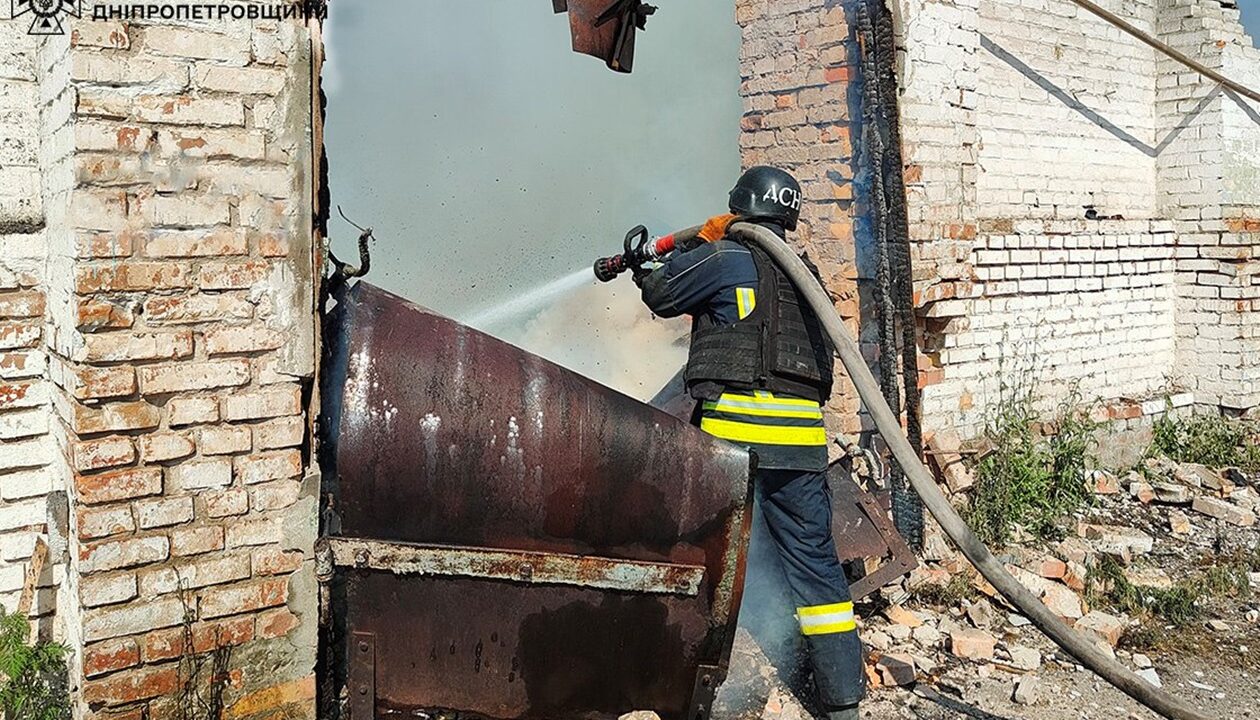РФ атакувала Дніпропетровщину ракетою, є постраждалі