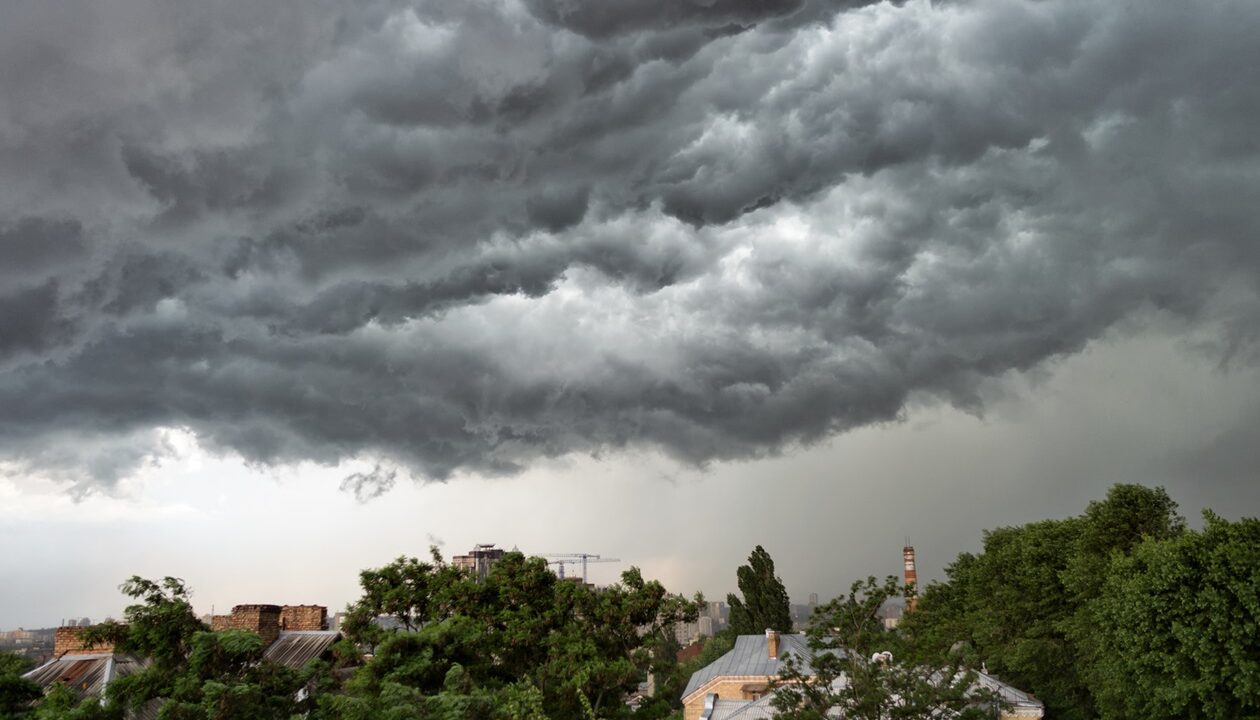 У Києві перший рівень небезпеки через грозу