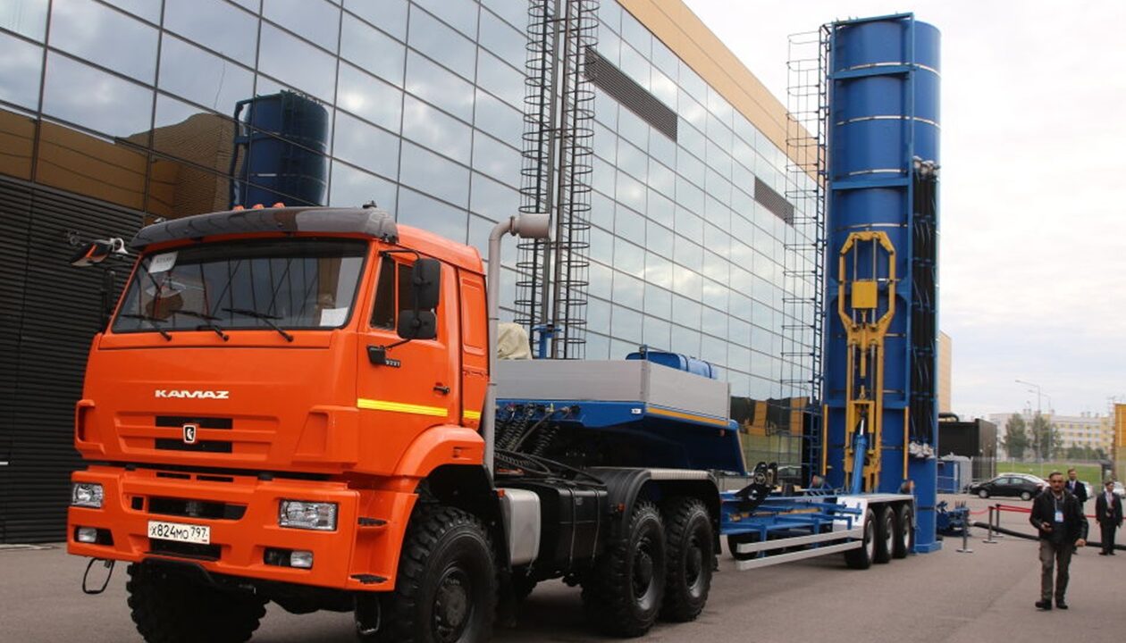 Третій автогігант РФ скорочує робочий тиждень через кризу