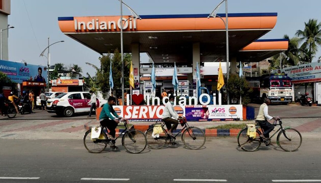 Індія після погроз Трампа "замінила" російську нафту американською