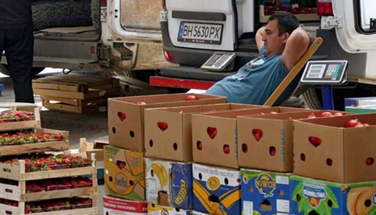 Ціни в Україні впали вперше за два роки