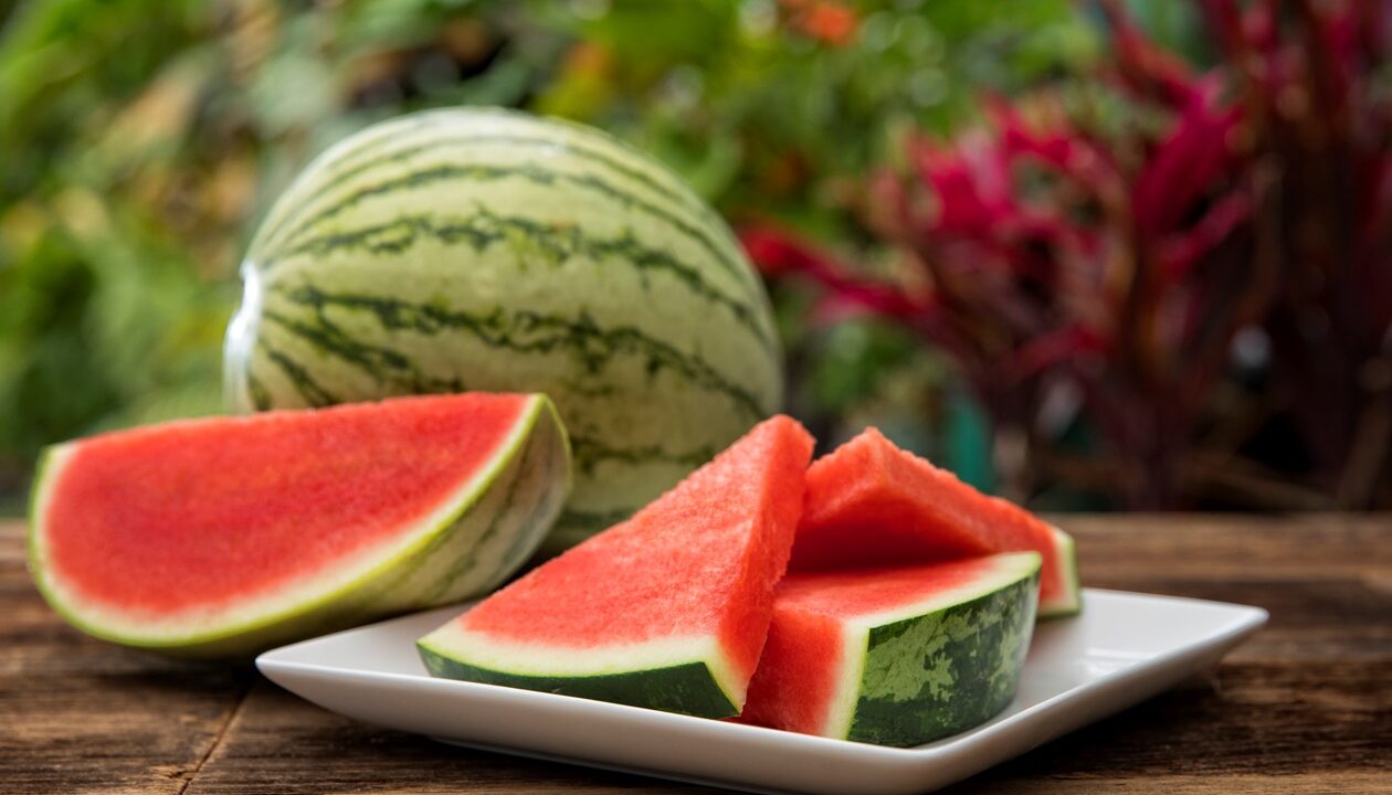 В Україні продовжують дешевшати кавуни