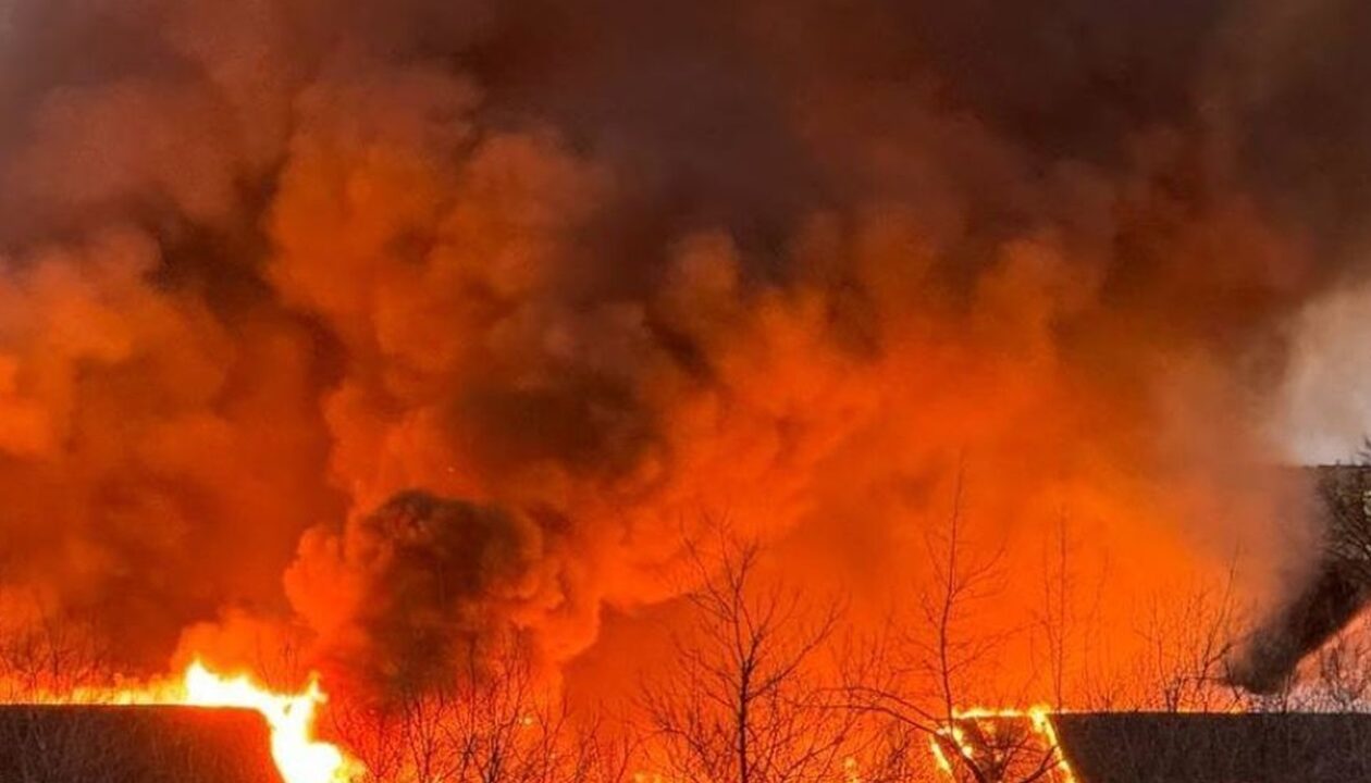 У Москві масштабна пожежа: горять склади і кафе