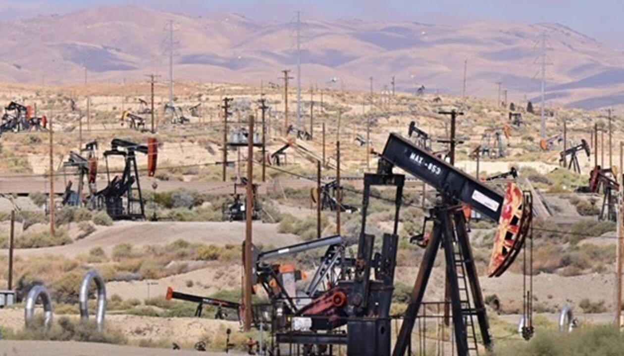 Нафта дешевшає на тлі переговорів щодо України