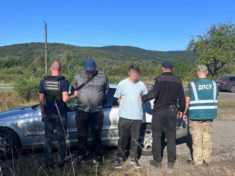 Священник УПЦ МП хотів провезти ухилянта під рясою