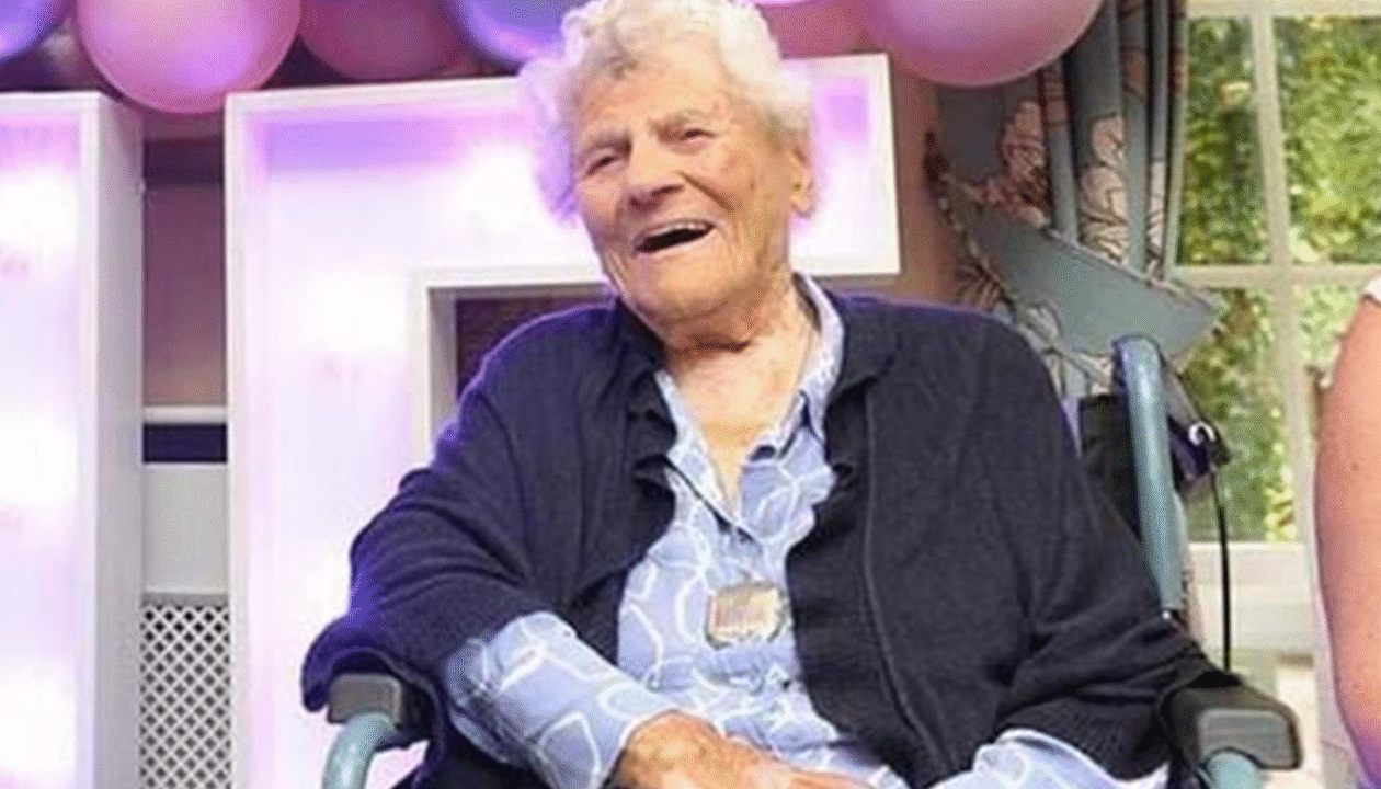 Найстарша людина у світі відсвяткувала 116-річчя у Британії