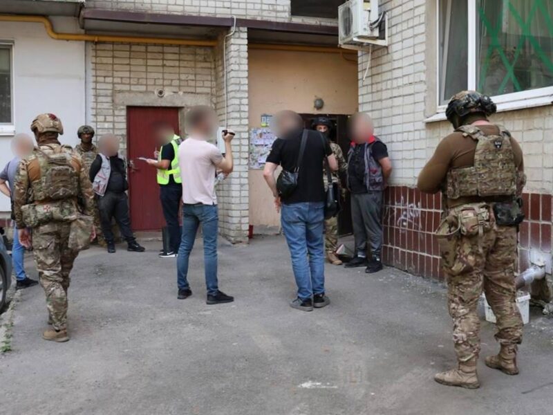На Харківщині затримали нападників на матір військового