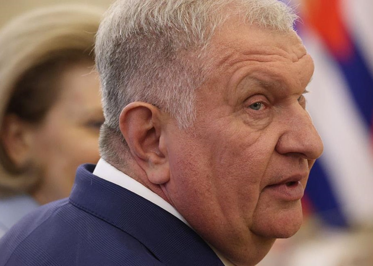 Чистий прибуток Роснєфті впав майже на 70%.