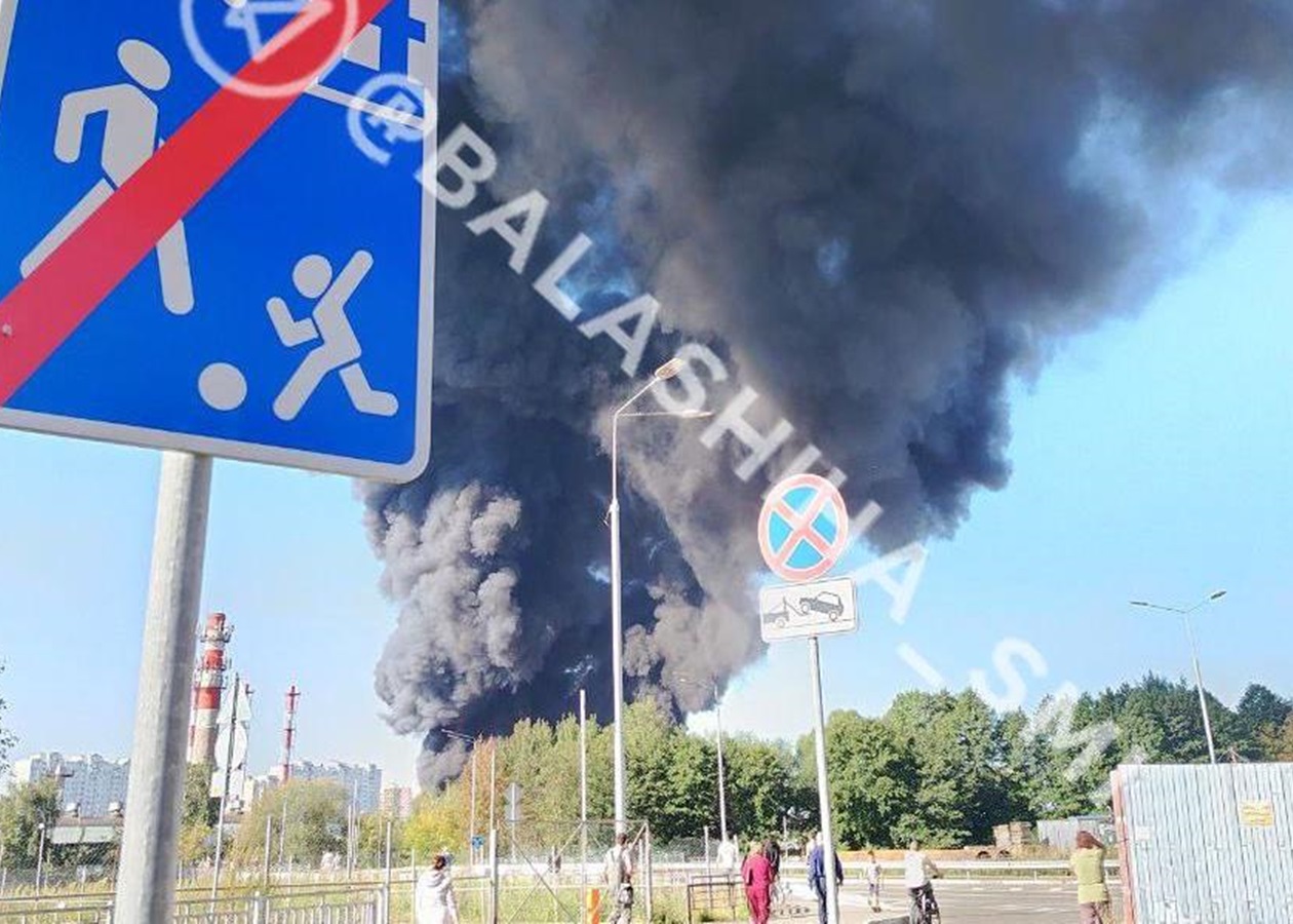 Під Москвою горить хімзавод