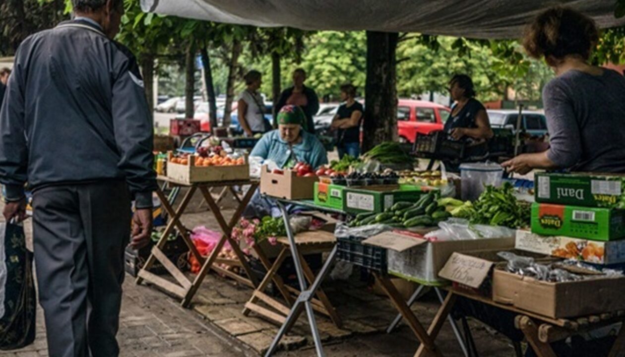 Ціни в Україні падають другий місяць поспіль