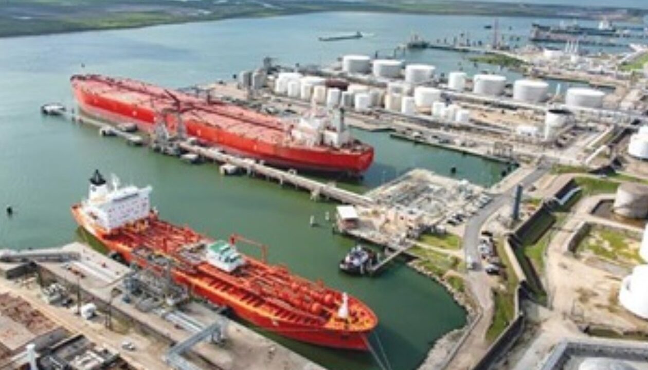 Експорт бензину з портів РФ у серпні впав до нуля