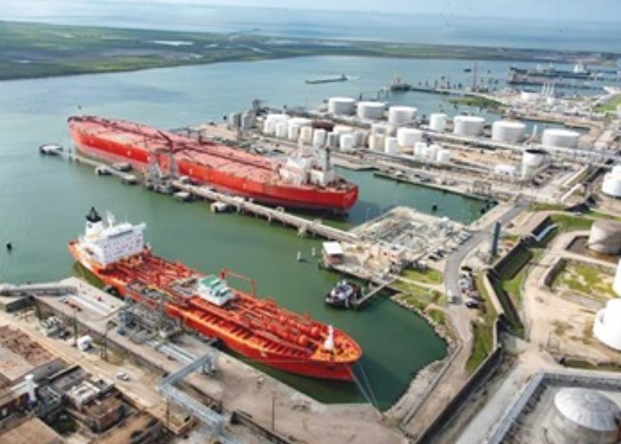 Експорт бензину з портів РФ у серпні впав до нуля