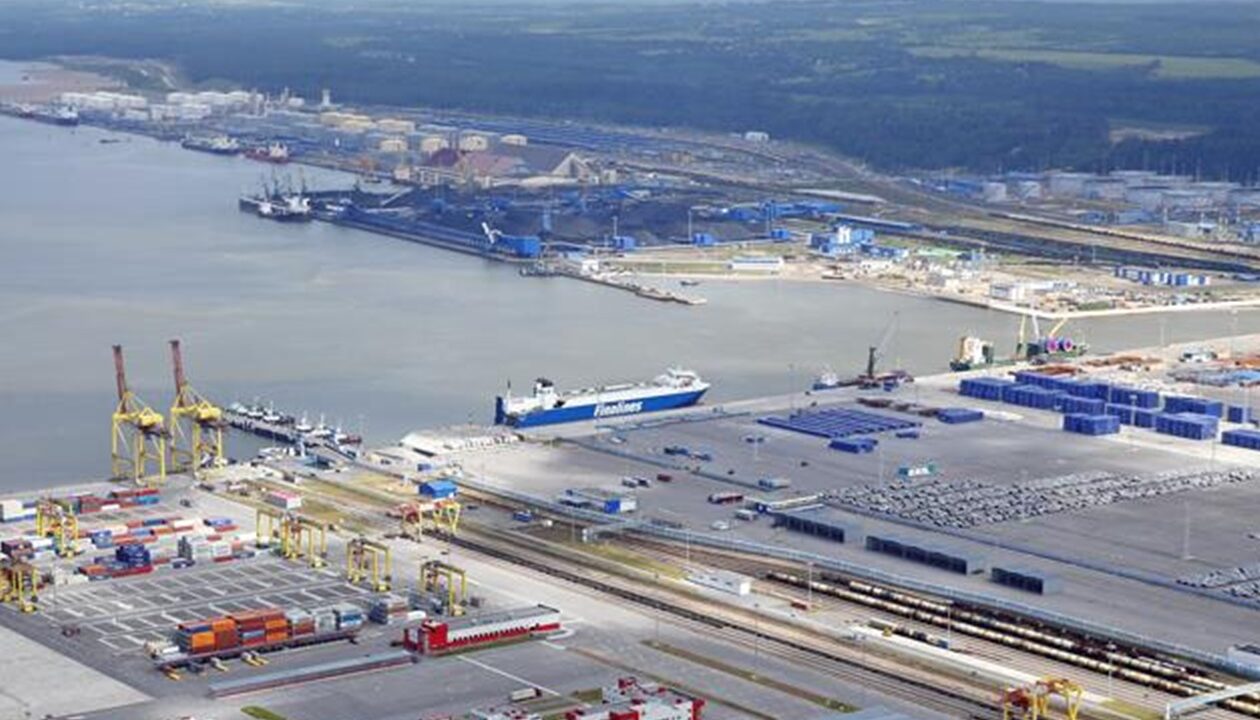 Найбільший нафтовий порт РФ зупинив роботу після атаки дронів - ЗМІ