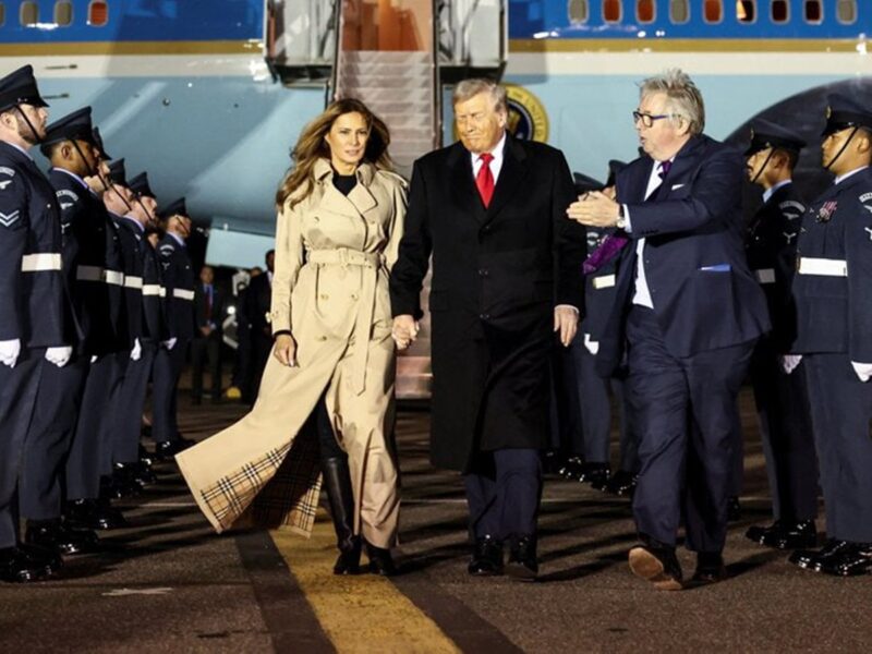 Трамп із першою леді прибув до Британії: як його зустріли