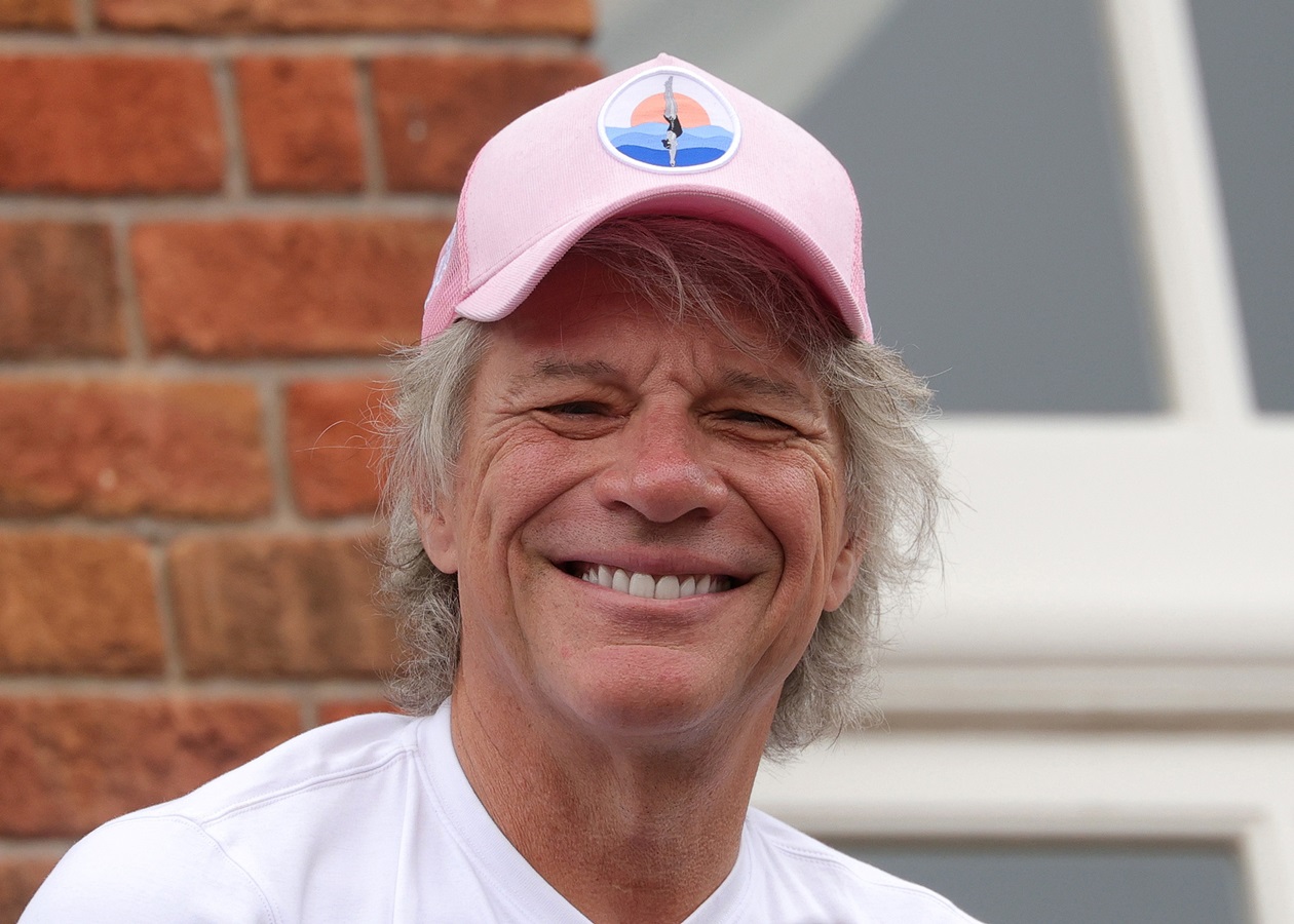 Джон Бон Джові прокоментував усиновлення дитини його сином