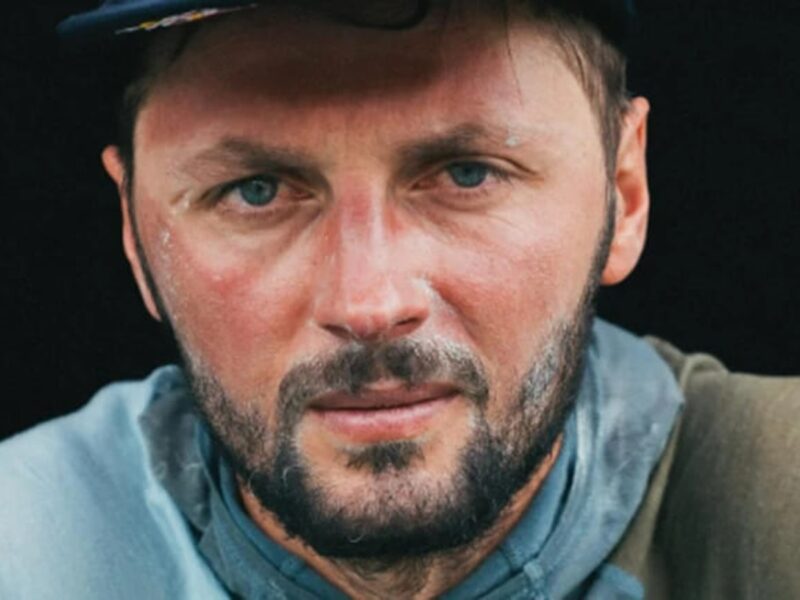 Польський спортсмен здійснив спуск з Евересту на лижах без кисню