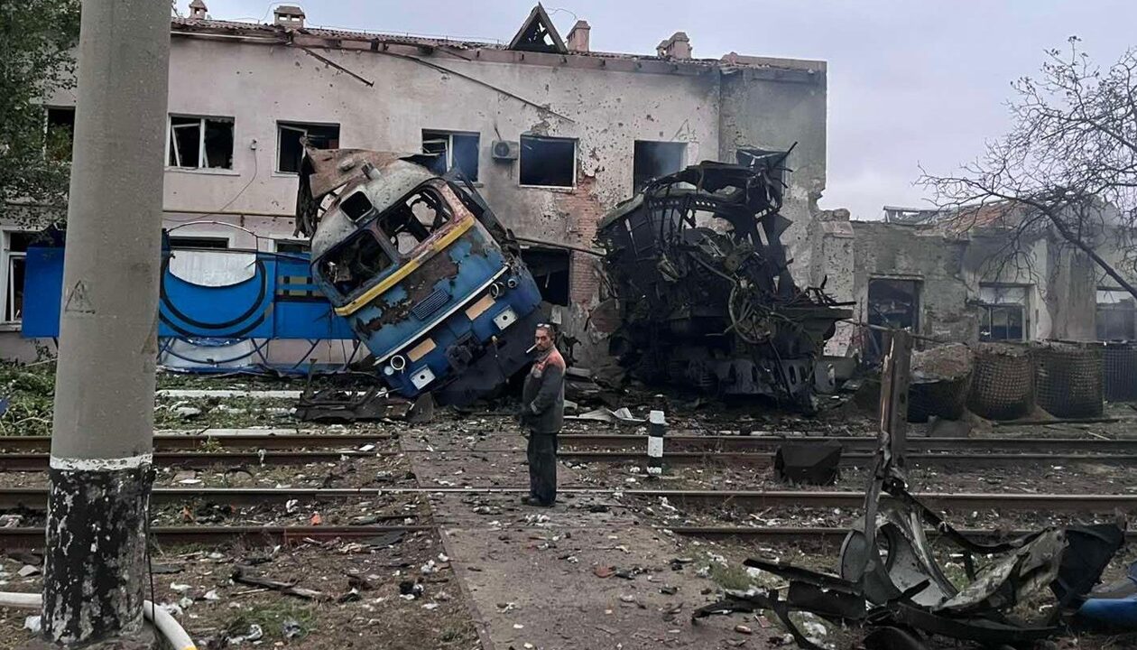 Удари РФ по Україні: постраждало депо в Одесі