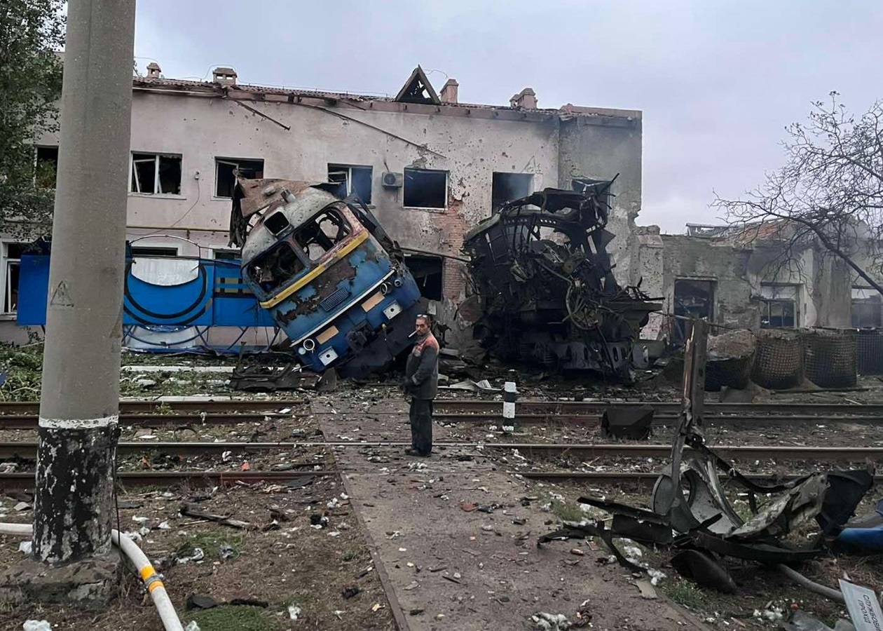 Удари РФ по Україні: постраждало депо в Одесі