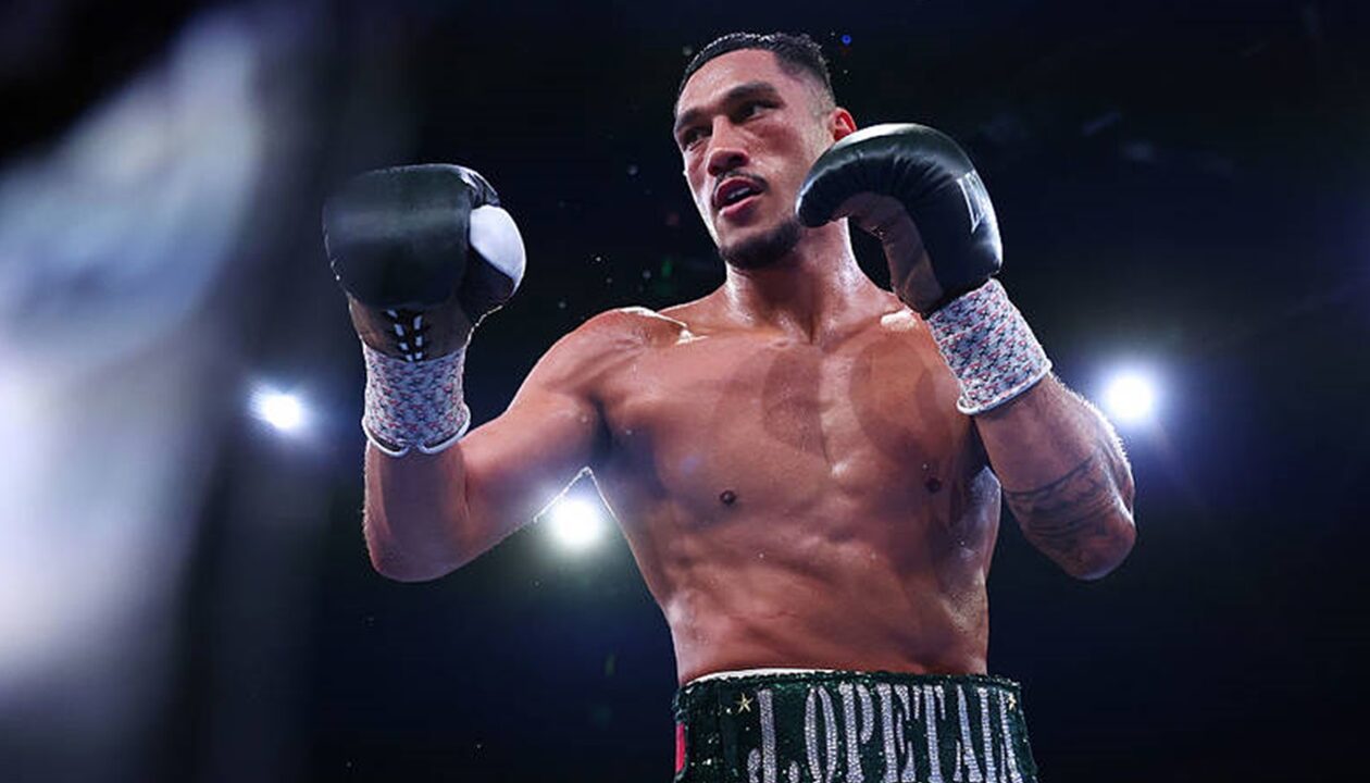 Опетая готовий до бою: оголошено суперника та дату зустрічі