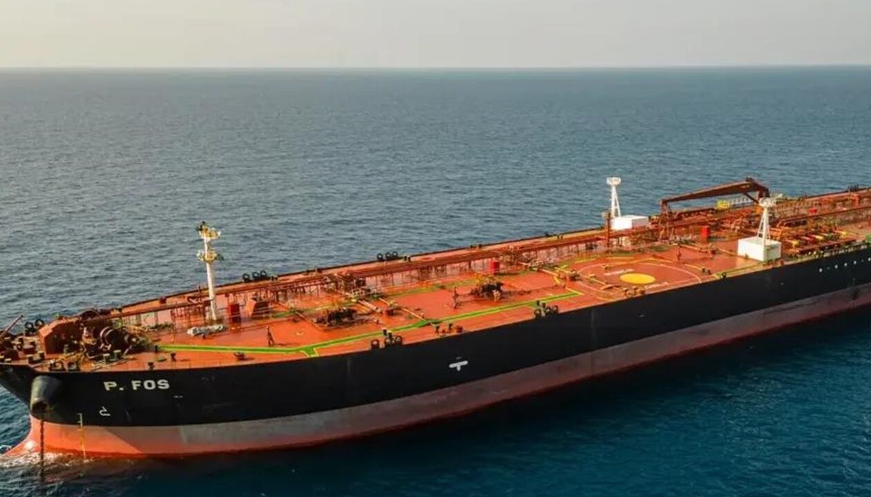 ЗМІ дізналися деталі про затриманий у Франції "тіньовий" танкер РФ