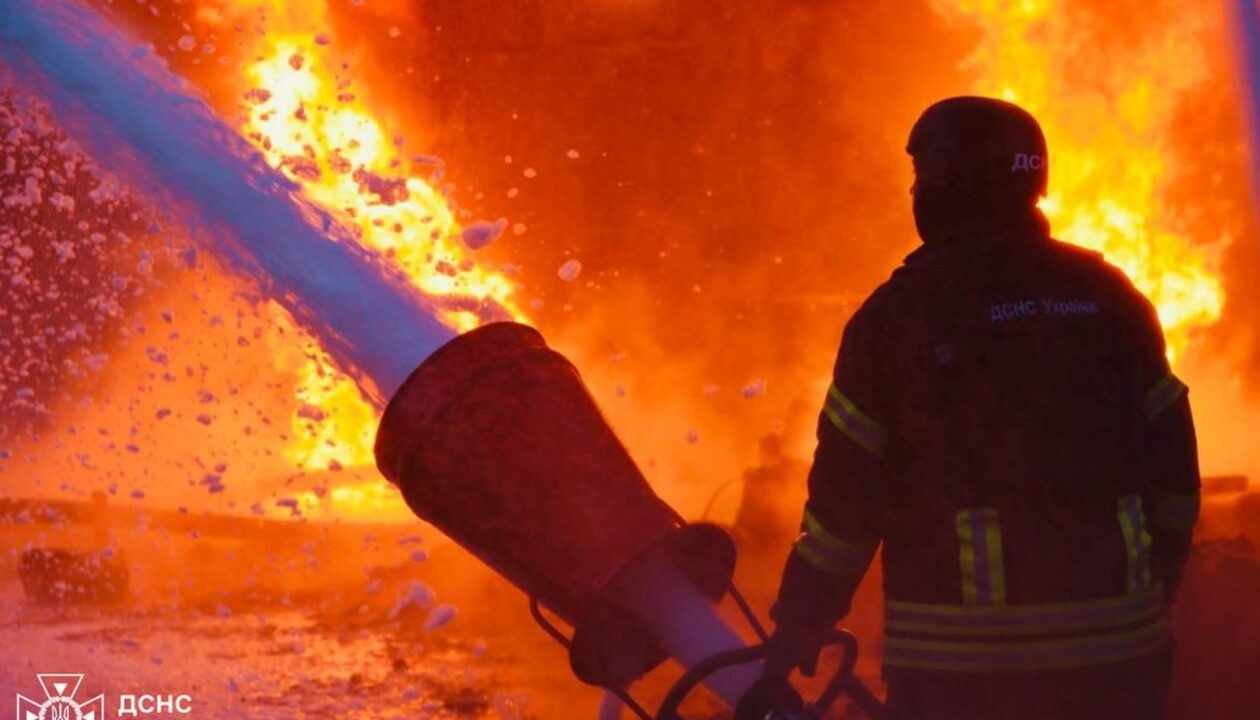 Зеленський подякував рятувальникам за оперативну роботу