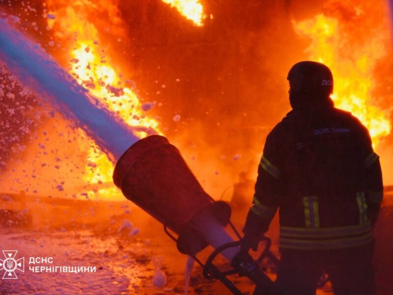 Зеленський подякував рятувальникам за оперативну роботу