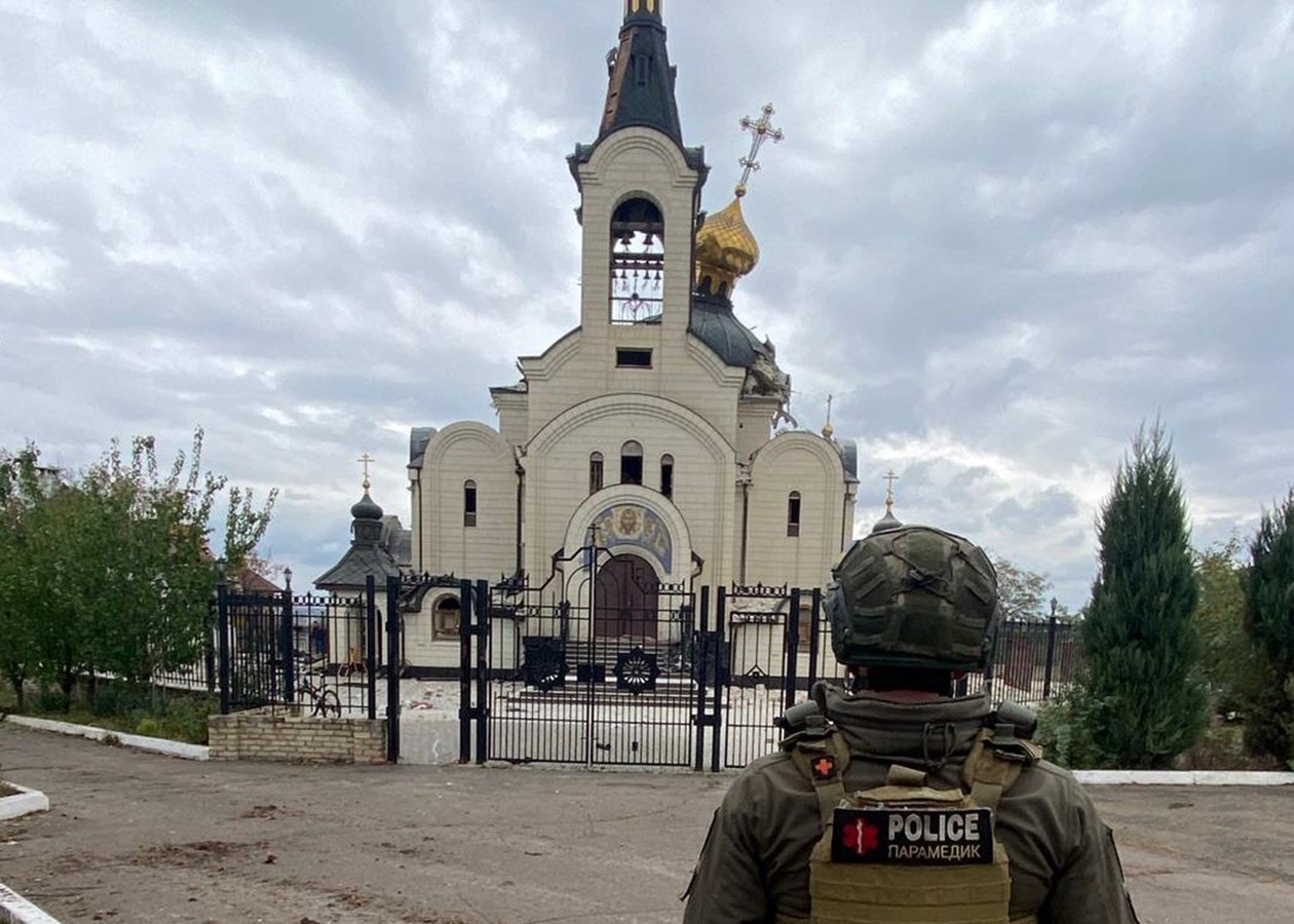 Росіяни скинули бомбу на храм УПЦ в Костянтинівці: є загиблі