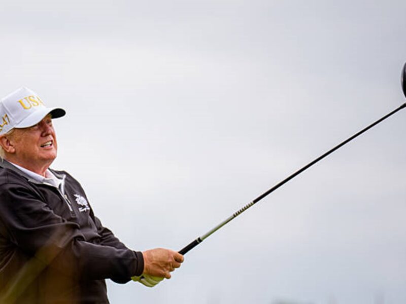 Трамп зіграв у гольф під російськомовний трек