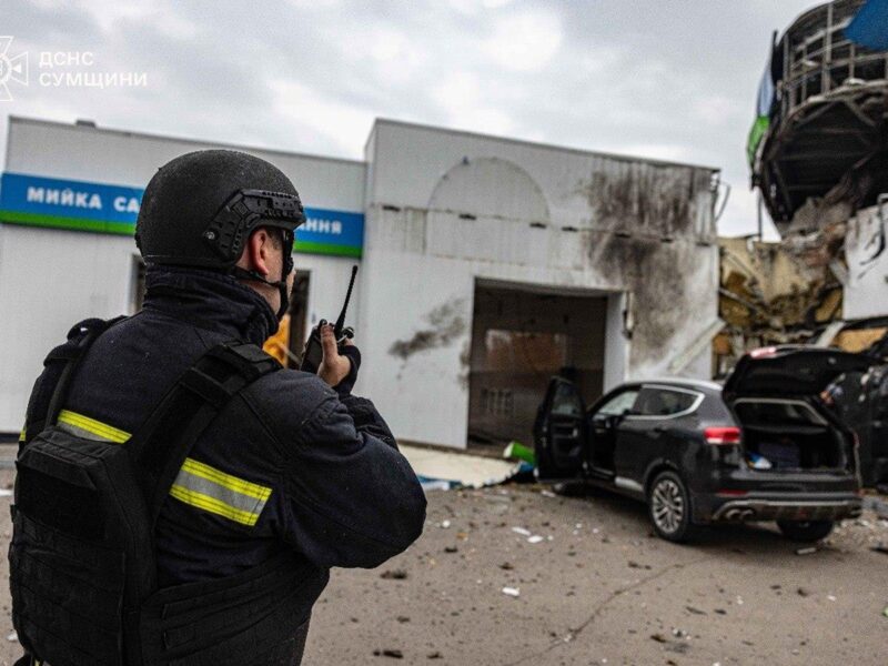 Росіяни атакували дроном АЗС у Сумах, є поранені