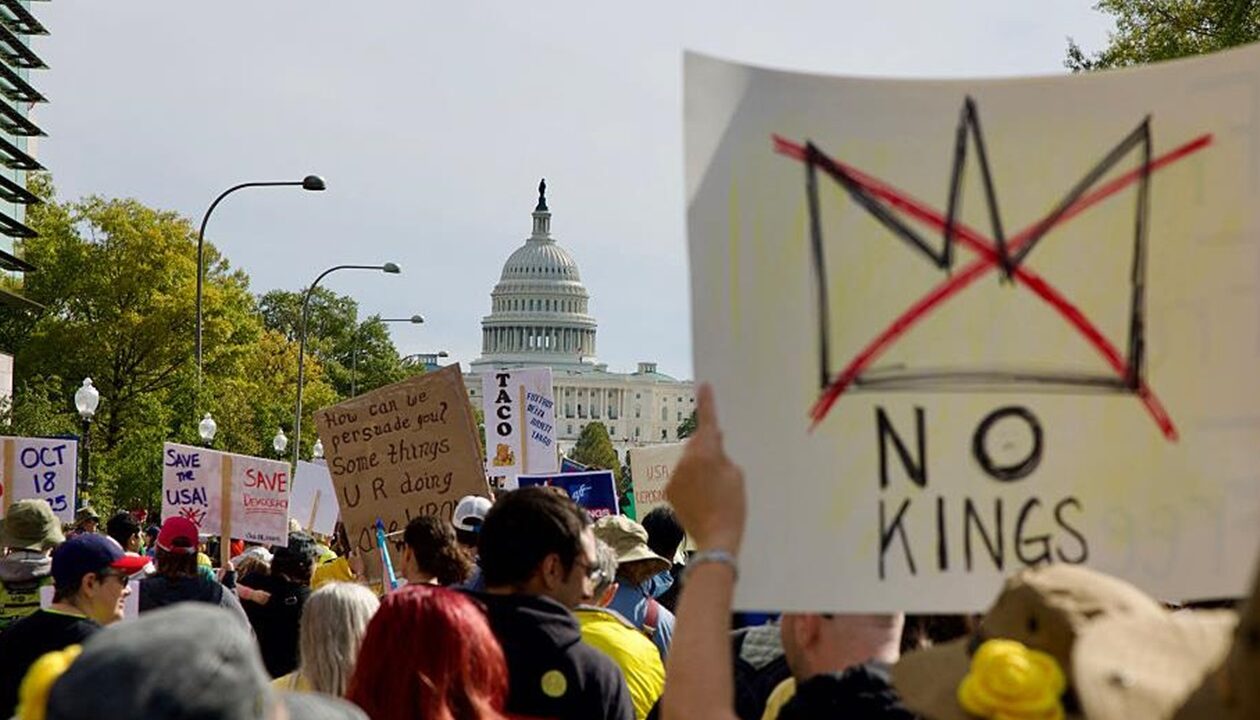 У США масові протести проти політики Трампа